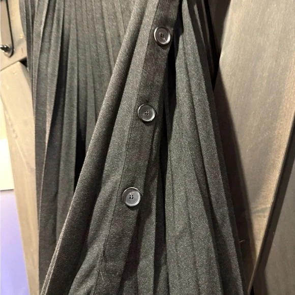 Zara PLEATED BUTTONED SKIRT - Picture 4 of 5